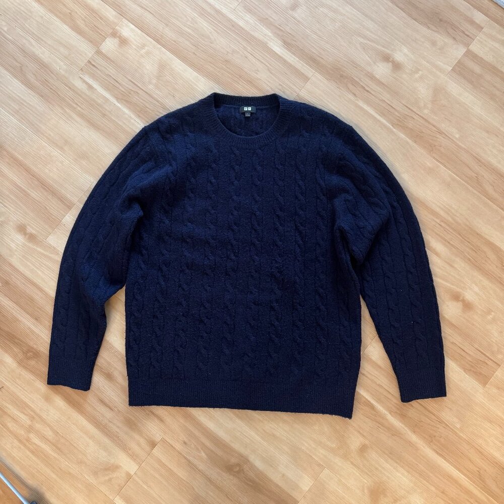 Uniqlo Cable Knit Sweater Navy Size Large
